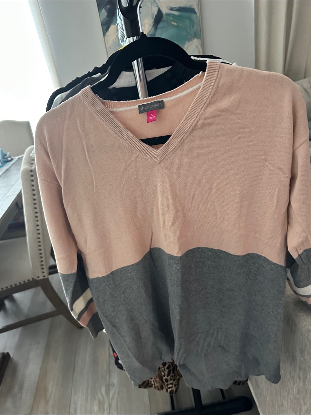 Vince Camuto Blush Pink and Gray V-Neck Colorblock Sweater
